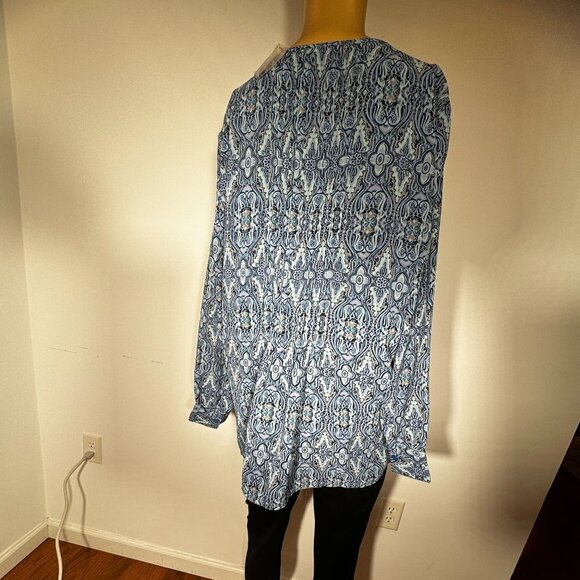 Coldwater Creek Women's Blue Paisley V-Neck Blouse - Size PM - Picture 3 of 10